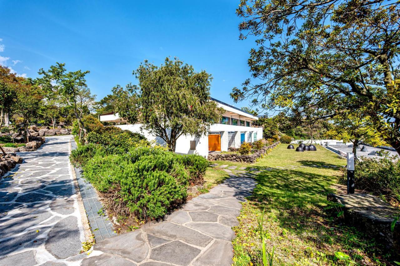 Jeju Bom Stay Согвипхо Экстерьер фото