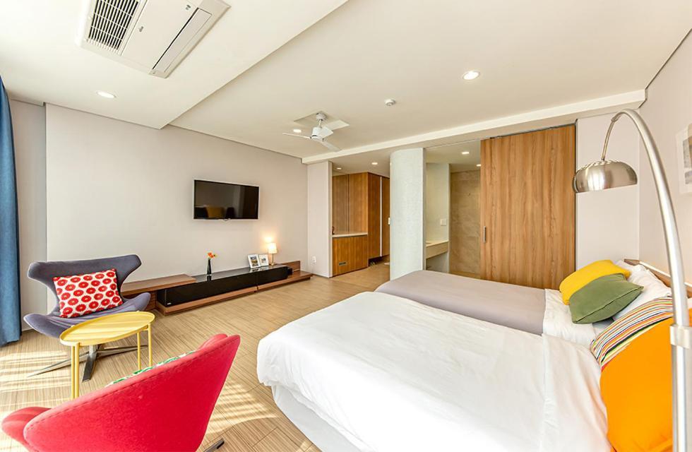 Jeju Bom Stay Согвипхо Экстерьер фото